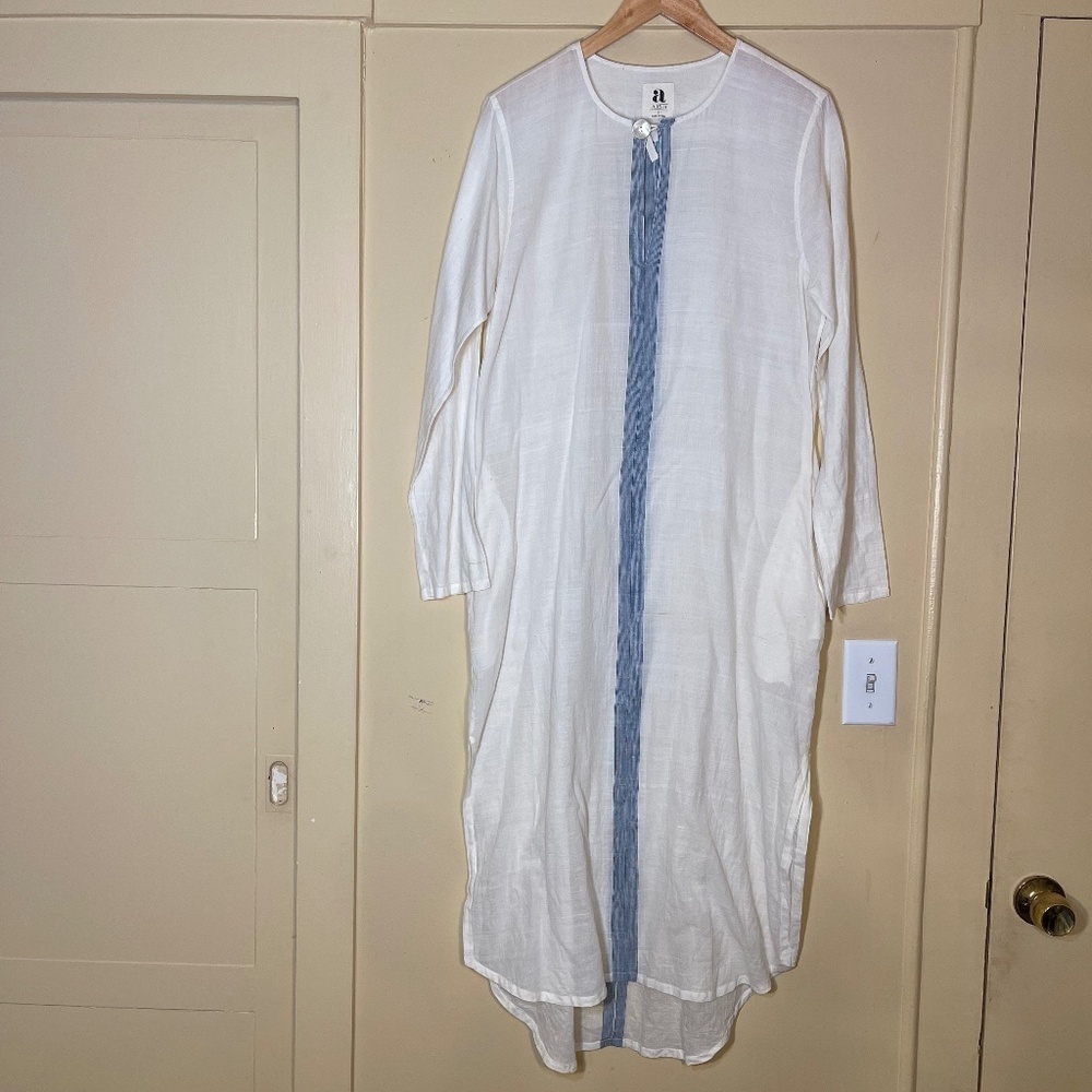 Dress - Picture 2 of 11